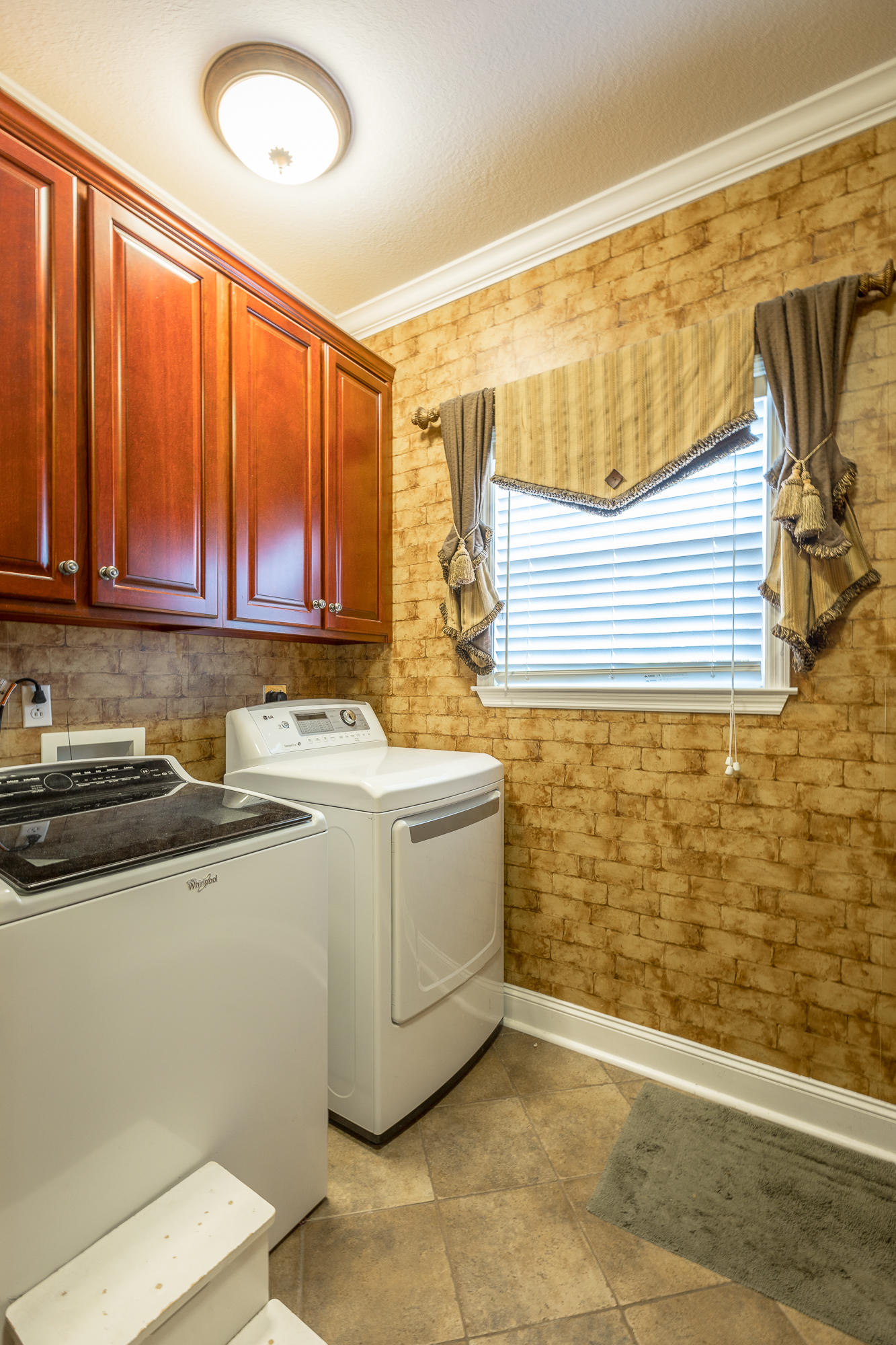 250 Shady Grove Road Sequatchie, TN 37374 - Photo 36 of 46 Laundry Room