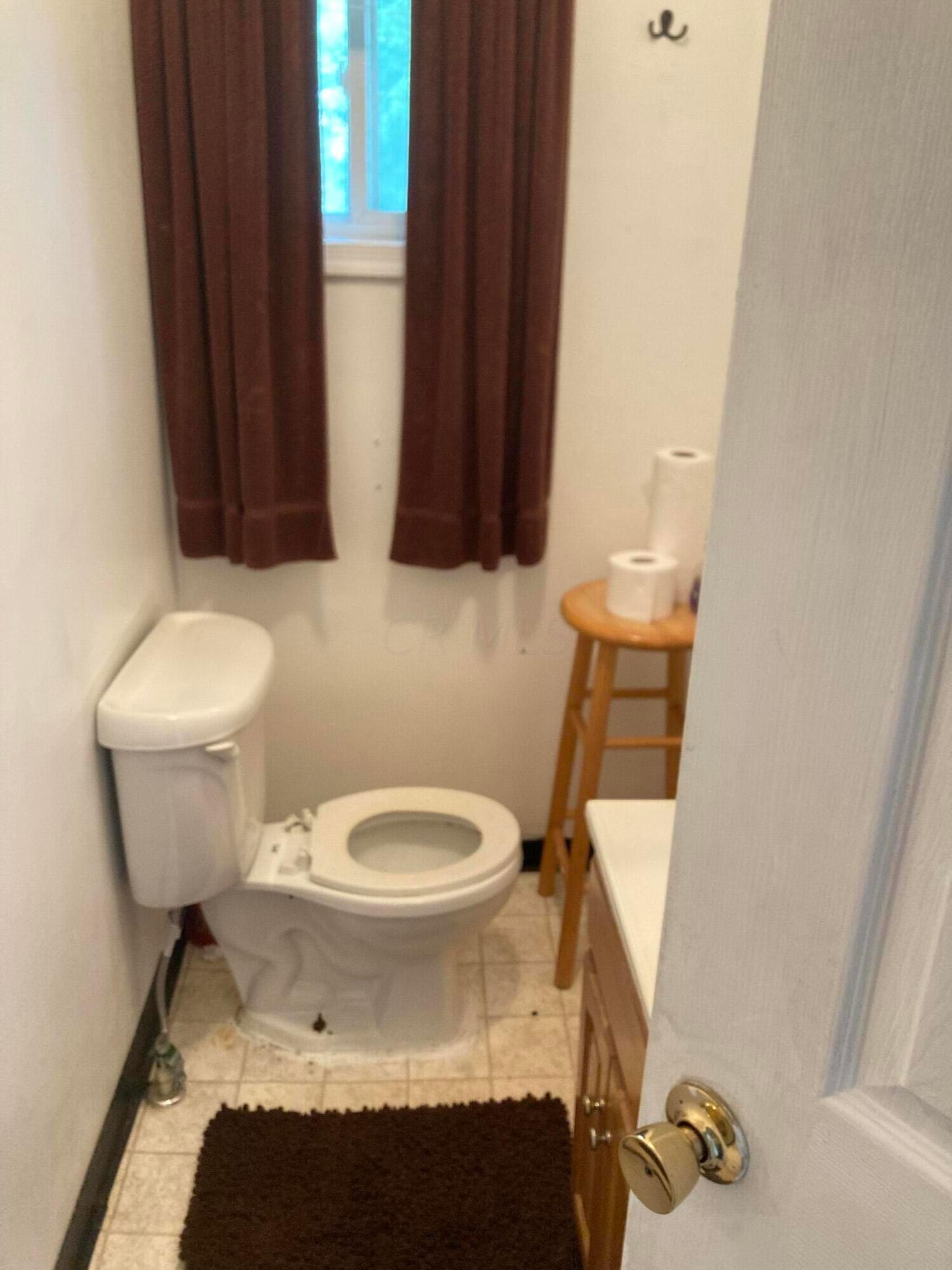 2033 Mock Road Columbus, OH 43219 - Photo 5 of 27 Half Bath
