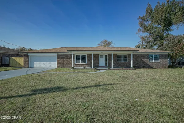 $2,650 | 410 South Star Avenue, Panama City, FL 32404