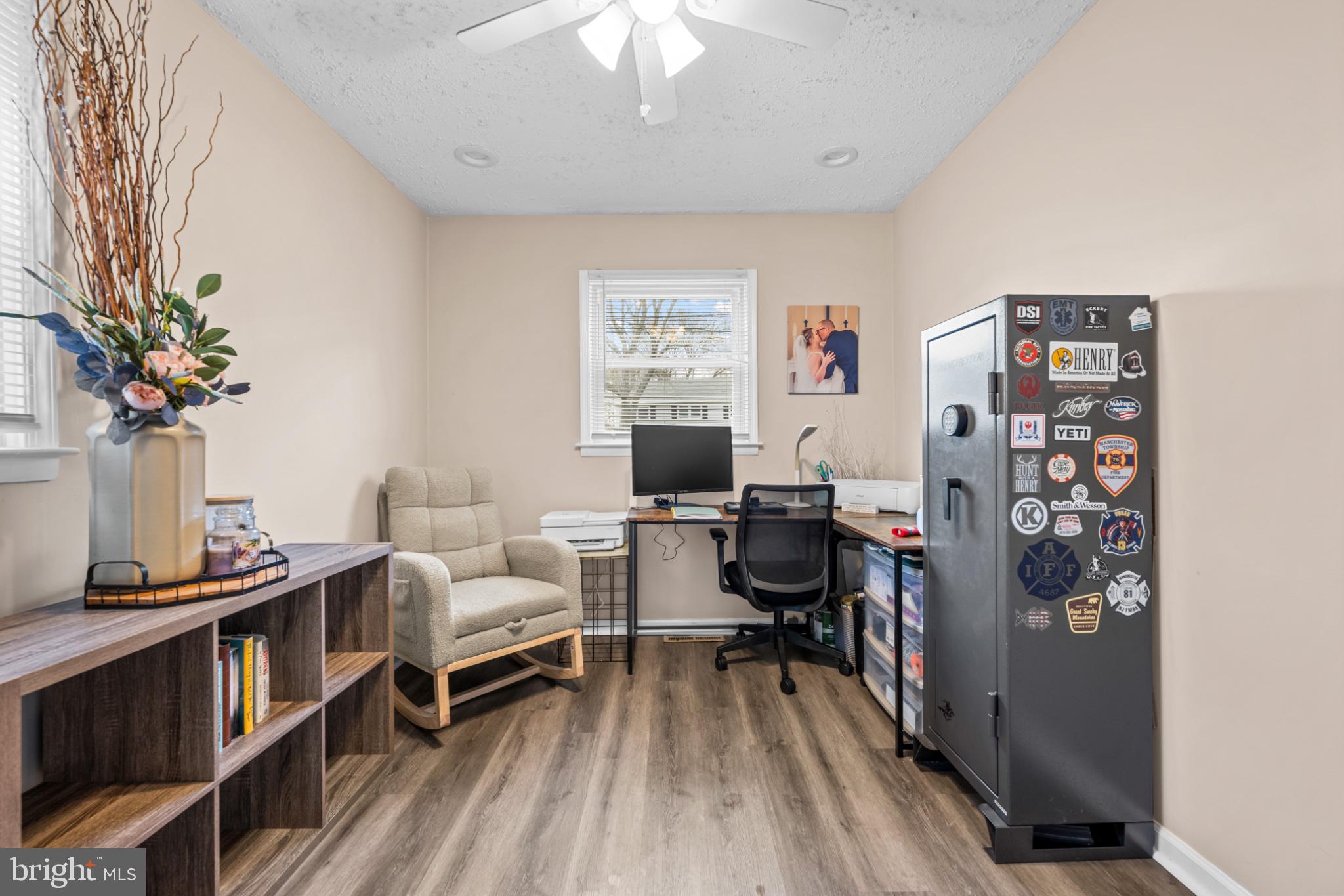 6 Sussex Road Marlton, NJ 08053 - Photo 21 of 22 Cozy workspace with modern flair.