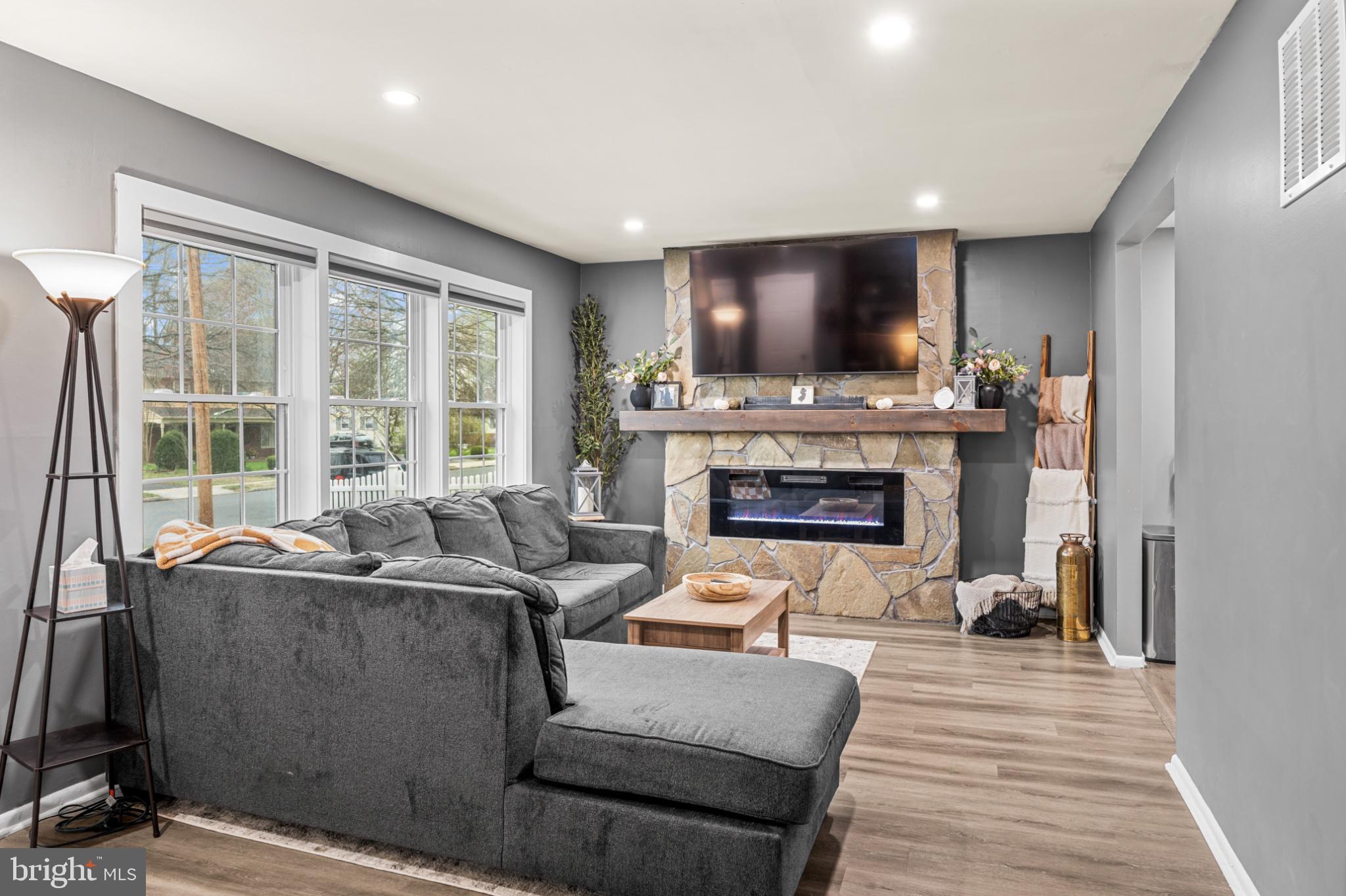 6 Sussex Road Marlton, NJ 08053 - Photo 6 of 22 Cozy living space with modern charm.