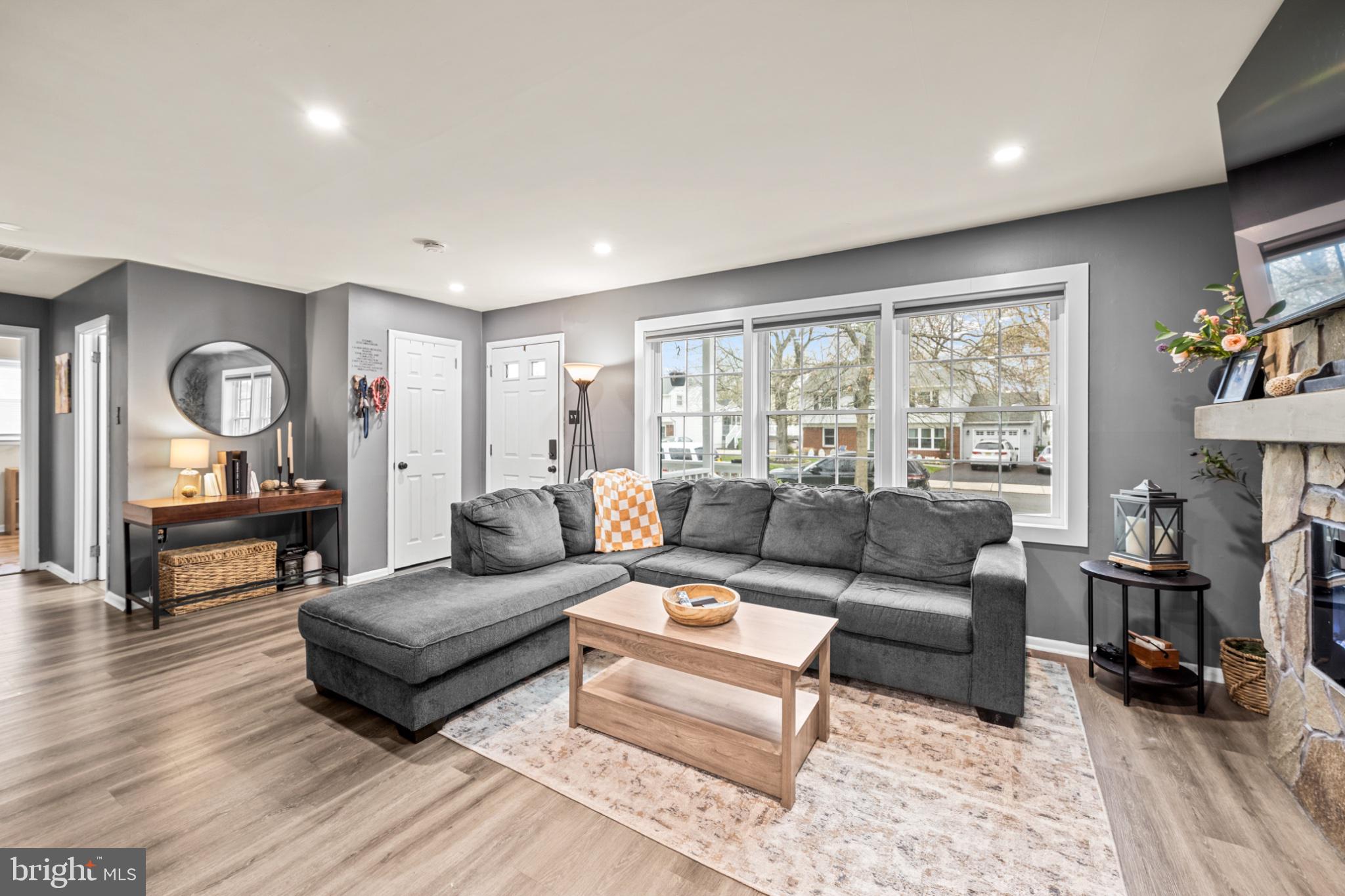 6 Sussex Road Marlton, NJ 08053 - Photo 7 of 22 Modern living space with natural light.