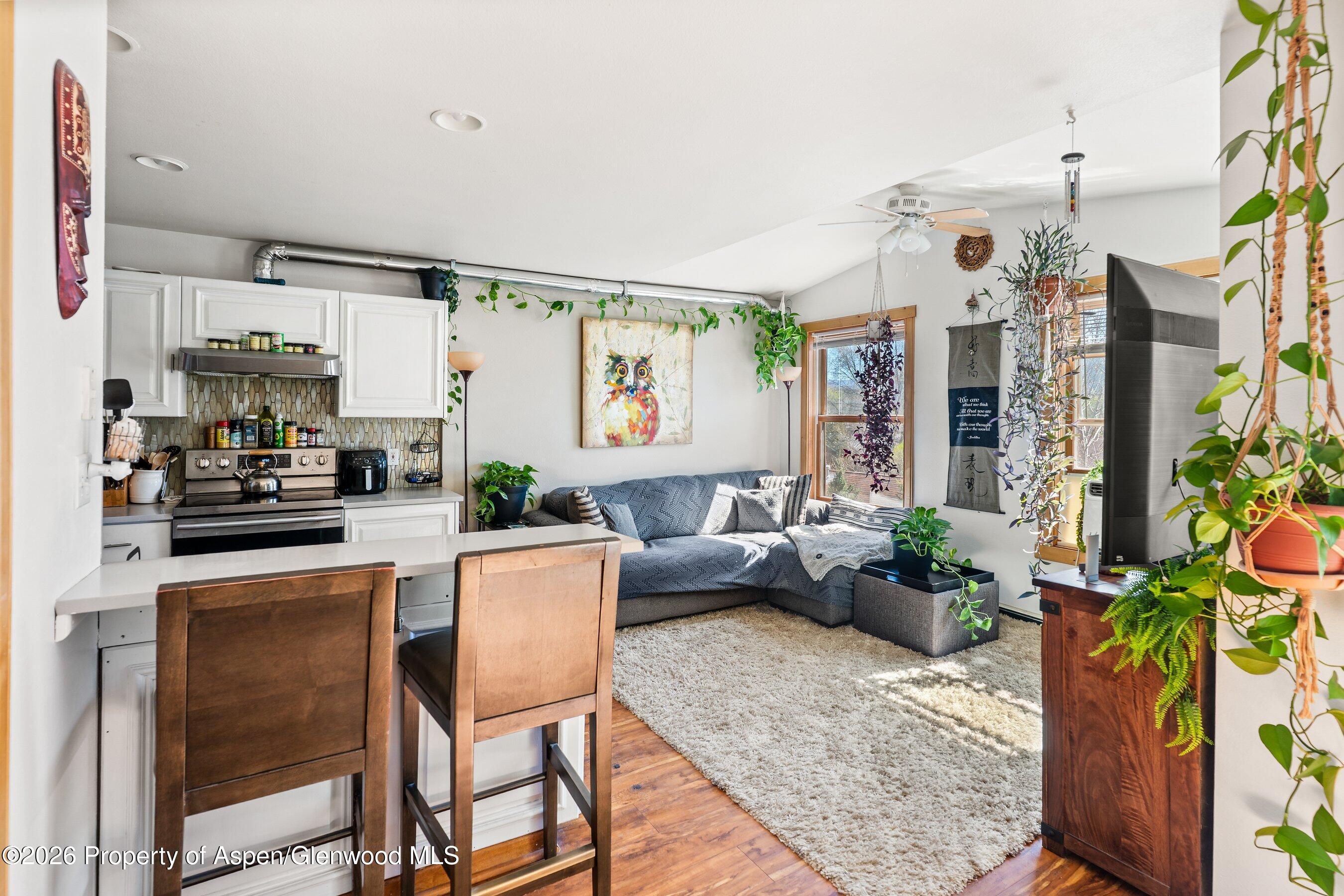 682 Alder Ridge Lane New Castle, CO 81647 - Photo 2 of 20 682AlderRidgeLn_26032006