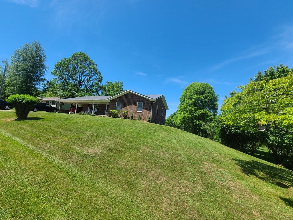 172 Petty Road Galax, VA 24333 - Photo 6 of 36 Gallery Image 6