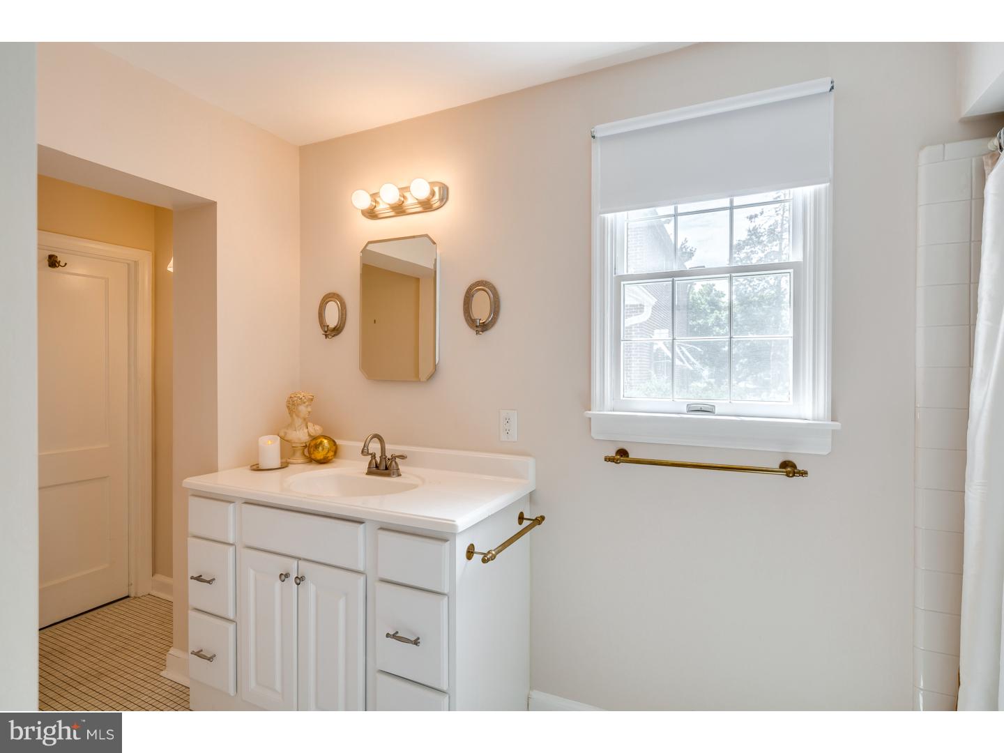 614 Wayne Avenue Haddonfield, NJ 08033 - Photo 11 of 25 Gallery Image 11