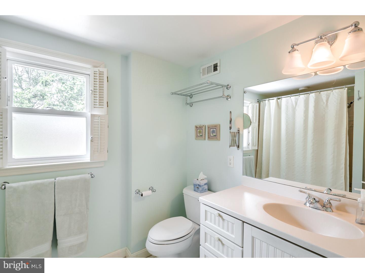 614 Wayne Avenue Haddonfield, NJ 08033 - Photo 18 of 25 Gallery Image 18
