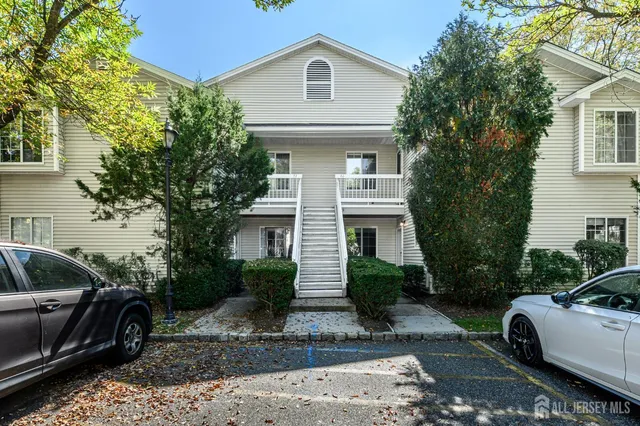 $375,000 | 79 Sage Court, Bedminster, NJ 07921