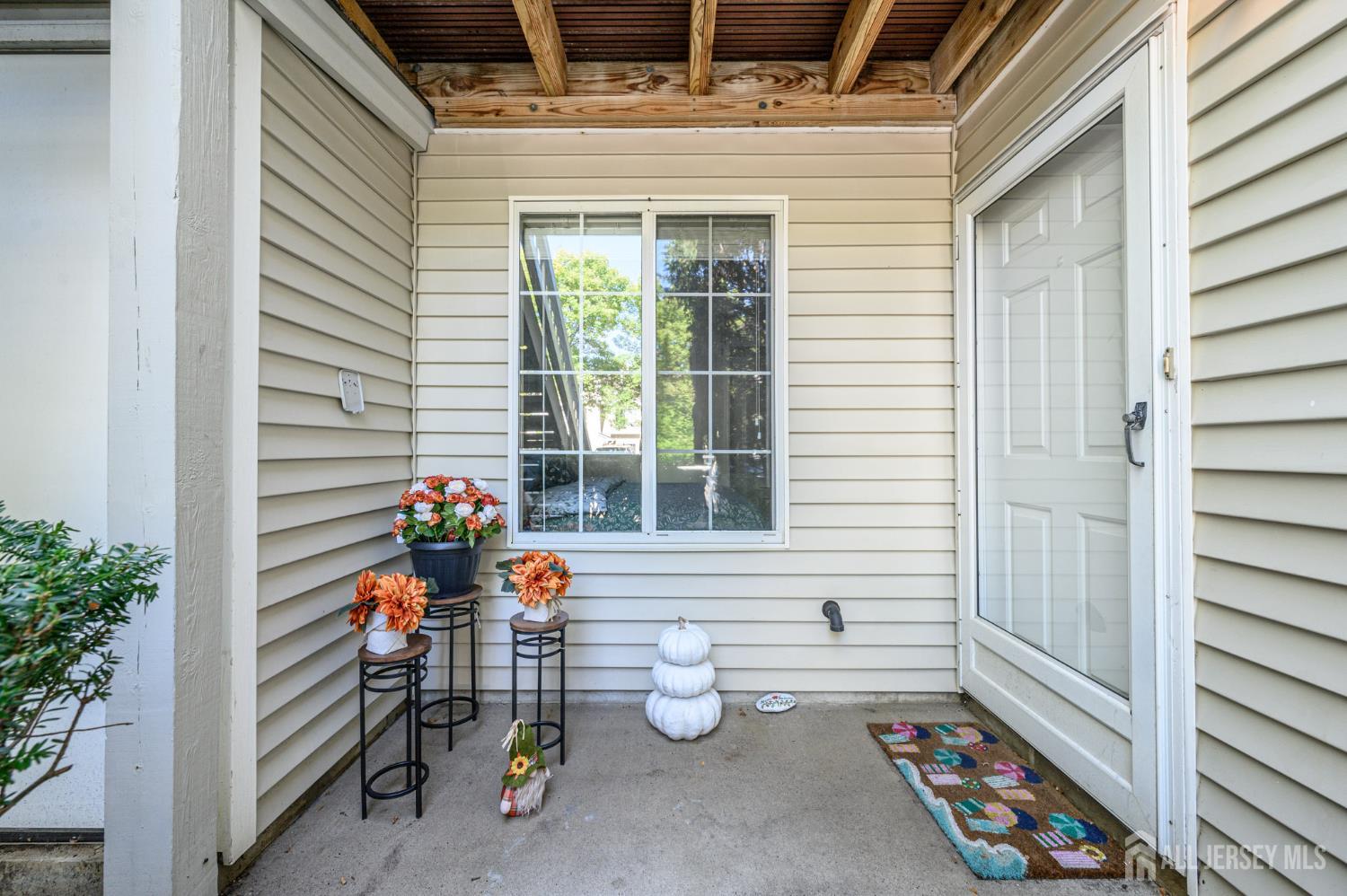 79 Sage Court Bedminster, NJ 07921 - Photo 2 of 25