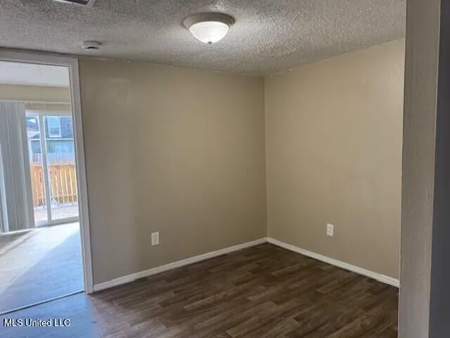 $1,065 | 2823 Bienville Boulevard, Ocean Springs, MS 39564