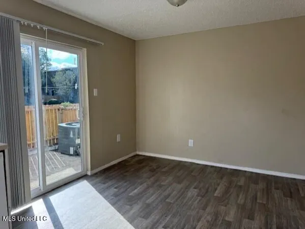 $1,065 | 2823 Bienville Boulevard, Ocean Springs, MS 39564