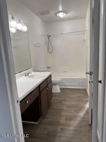 $1,065 | 2823 Bienville Boulevard, Ocean Springs, MS 39564