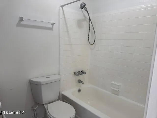 $1,065 | 2823 Bienville Boulevard, Ocean Springs, MS 39564