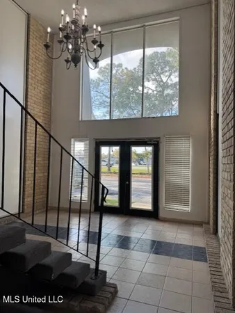 $1,065 | 2823 Bienville Boulevard, Ocean Springs, MS 39564