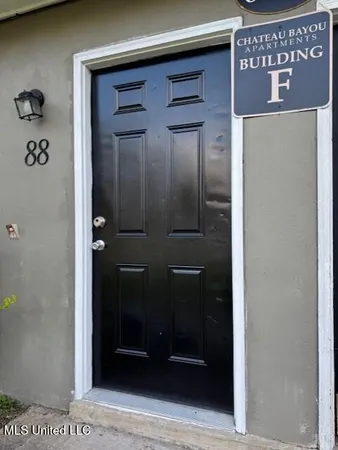 $1,065 | 2823 Bienville Boulevard, Ocean Springs, MS 39564