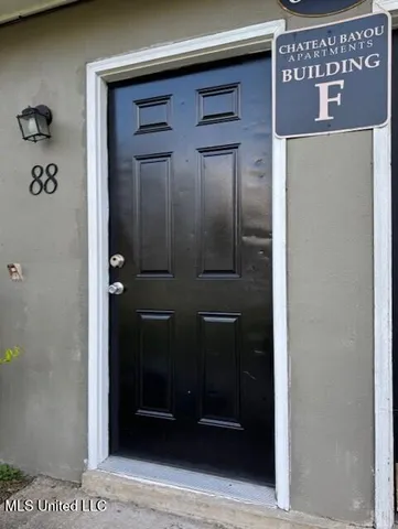 $1,065 | 2823 Bienville Boulevard, Ocean Springs, MS 39564