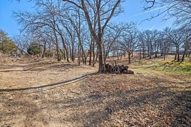 $299,000 | 18 Royal Oaks Boulevard, Hickory Creek, TX 75065