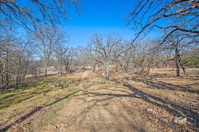 $299,000 | 18 Royal Oaks Boulevard, Hickory Creek, TX 75065