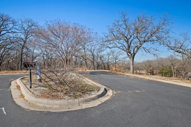 $299,000 | 18 Royal Oaks Boulevard, Hickory Creek, TX 75065