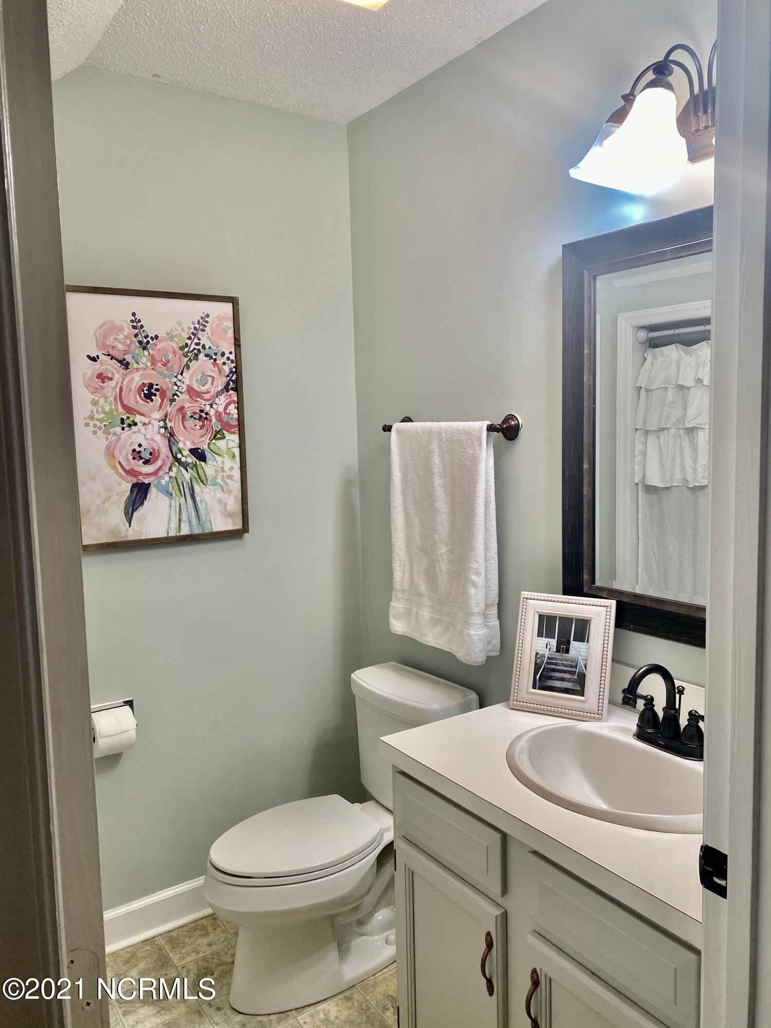1983 Quail Ridge Road, Unit E Greenville, NC 27858 - Photo 5 of 15 IMG_2143