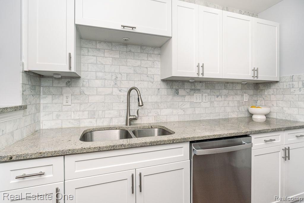 3382 Tremonte Circle Rochester, MI 48306 - Photo 7 of 25