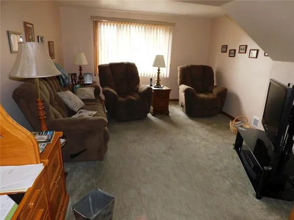 $309,900 | 571 South 7th Street, Sharpsville, PA 16150