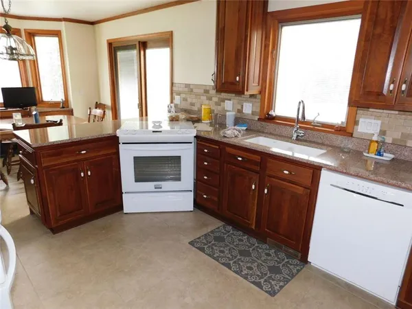 $309,900 | 571 South 7th Street, Sharpsville, PA 16150