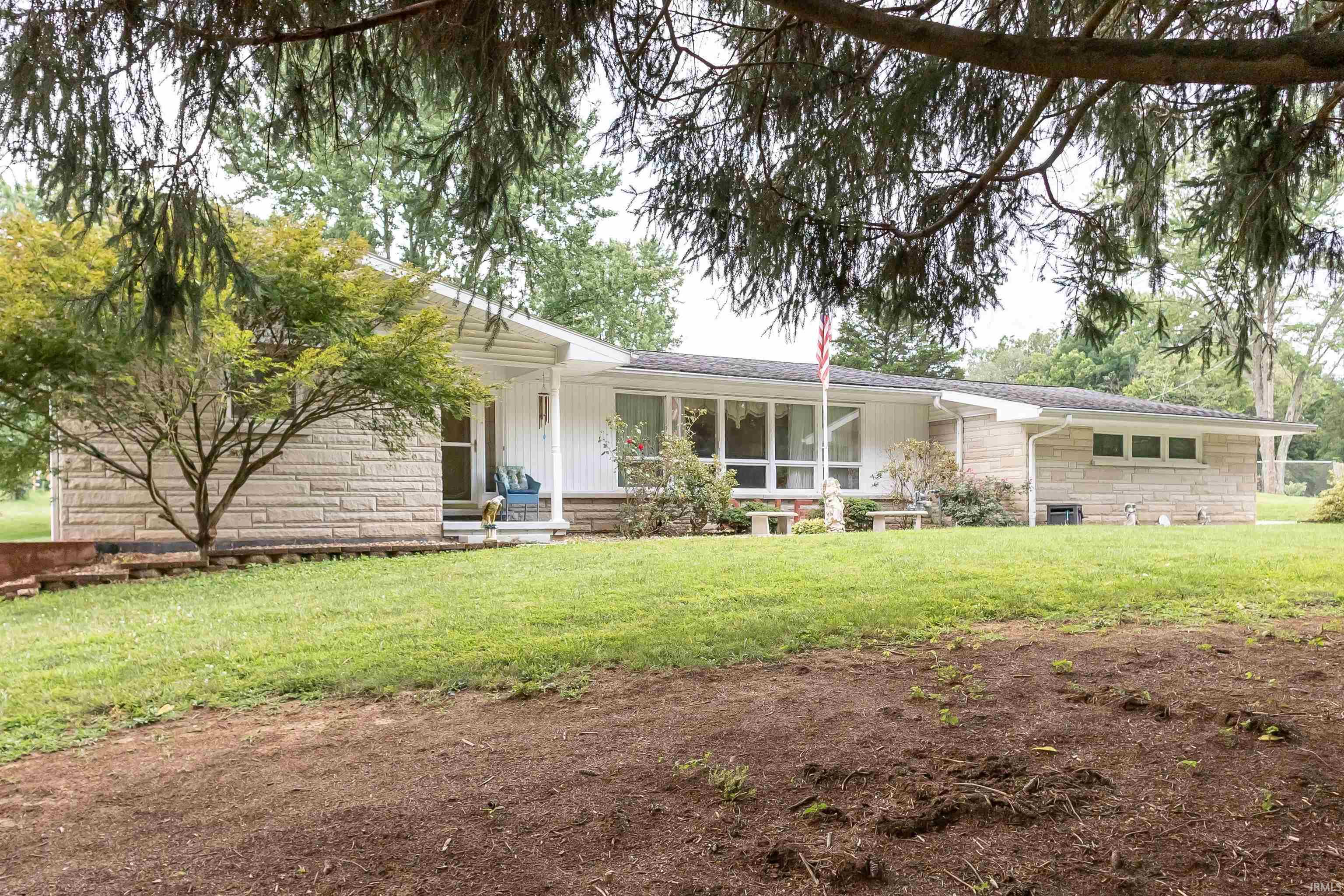 1554 East Oolitic Road Bedford, IN 47421 - Photo 3 of 33 Gallery Image 3