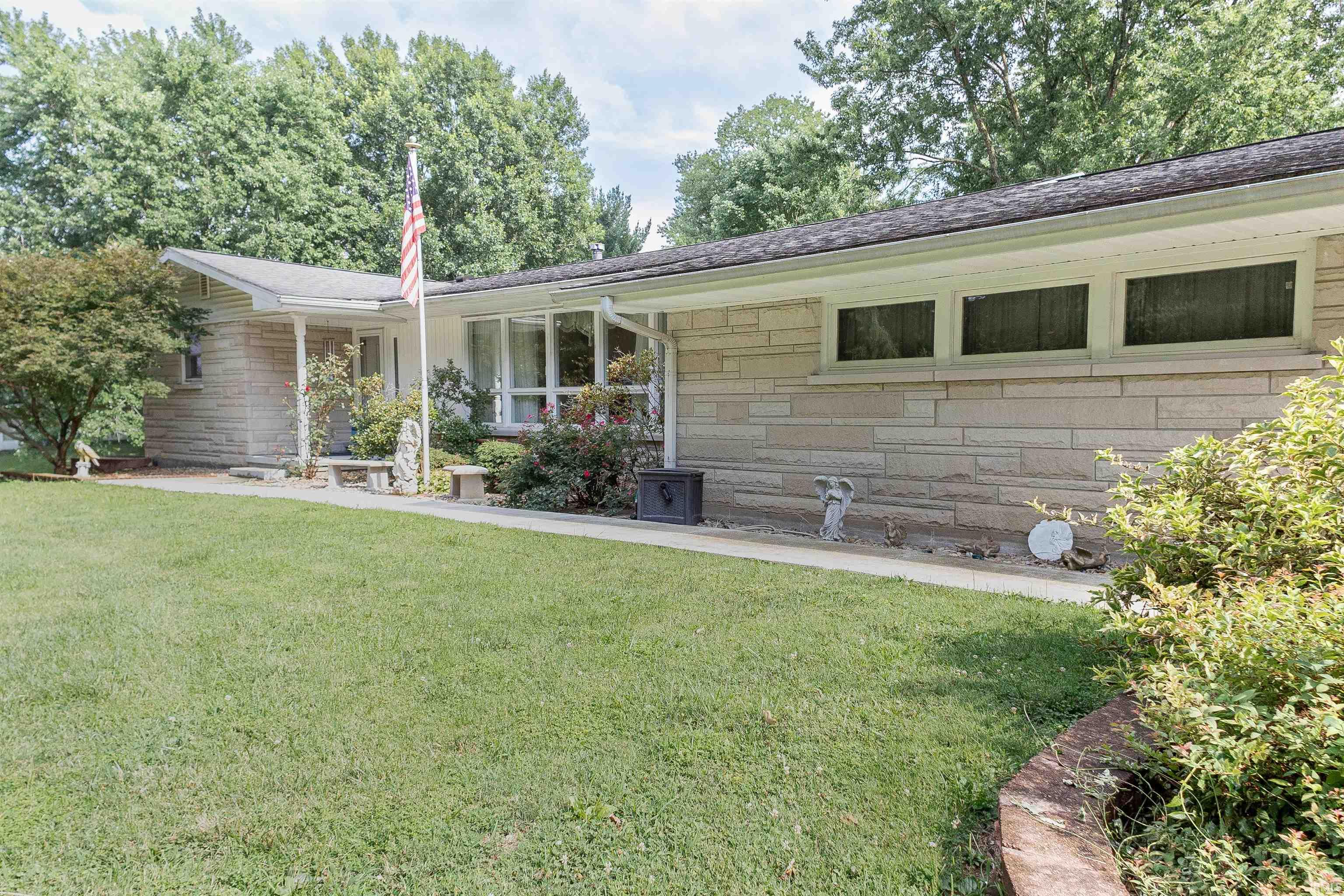 1554 East Oolitic Road Bedford, IN 47421 - Photo 5 of 33 Gallery Image 5