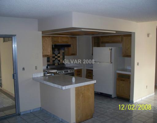 5500 Liverpool Road Las Vegas, NV 89107 - Photo 4 of 7 Kitchen.