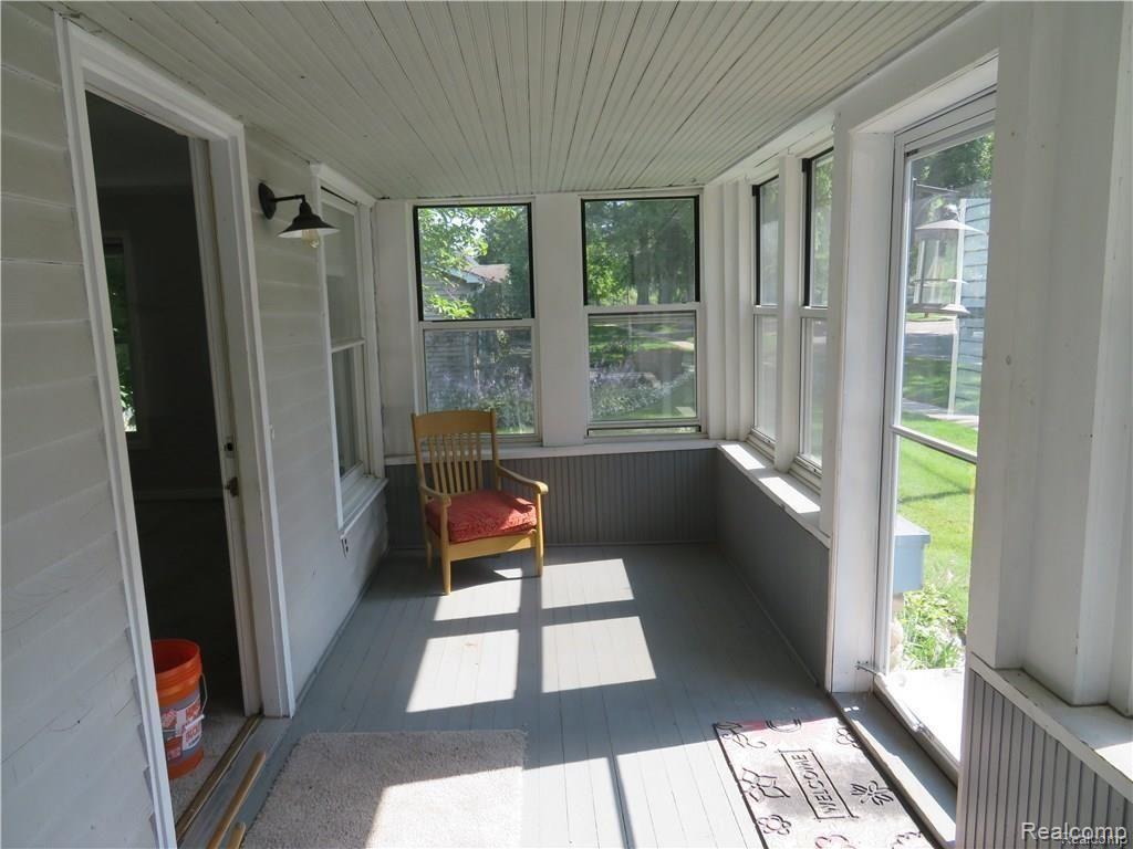 24 South Holcomb Road Clarkston, MI 48346 - Photo 18 of 61 18.jpg