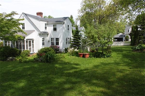 27 Edgewood Road Shrewsbury, MA 01545 - Photo 5 of 30 Gallery Image 5