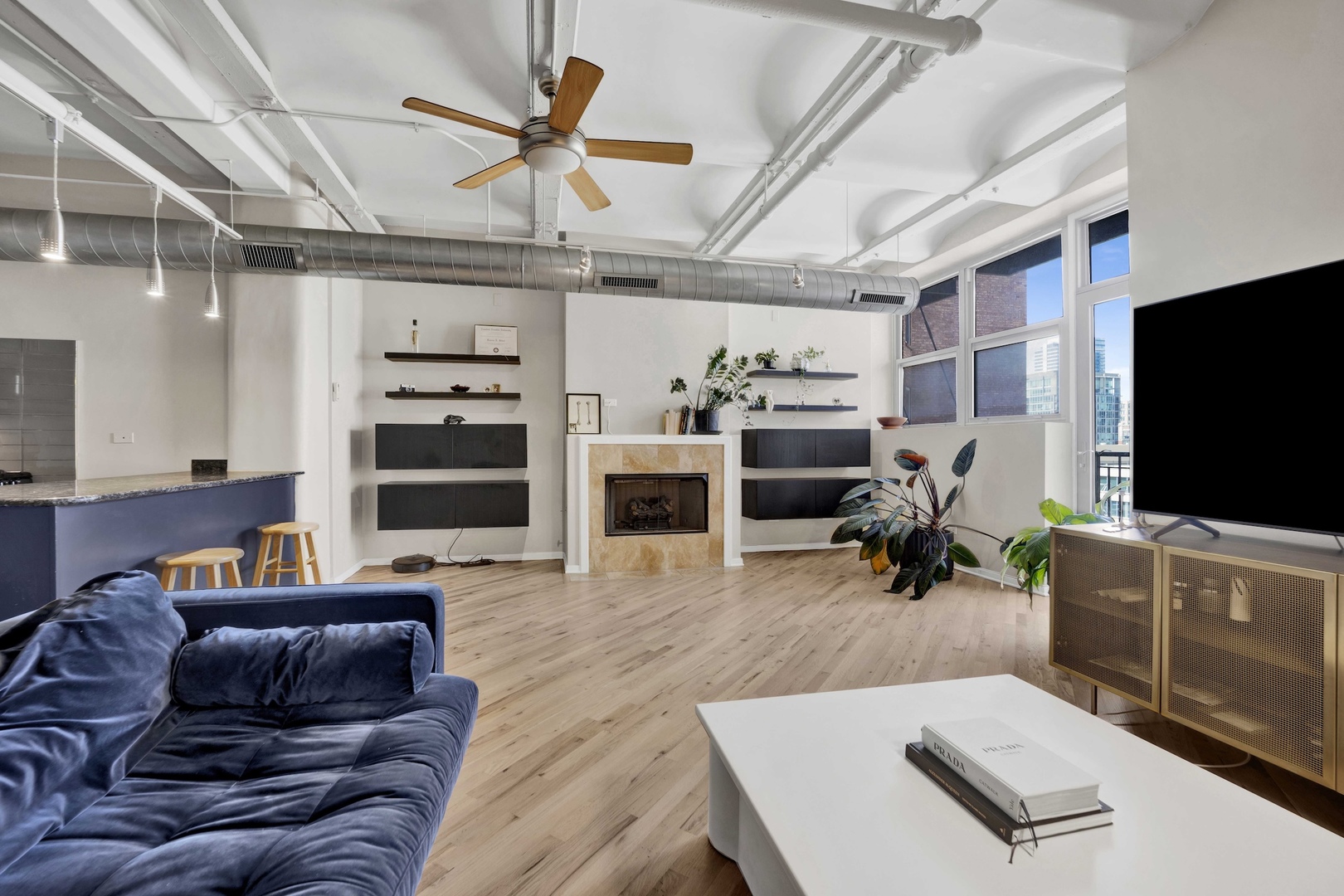 500 South Clinton Street, Unit 642 Chicago, IL 60607 - Photo 7 of 29