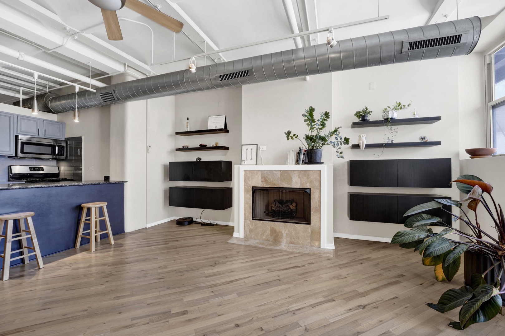 500 South Clinton Street, Unit 642 Chicago, IL 60607 - Photo 8 of 29