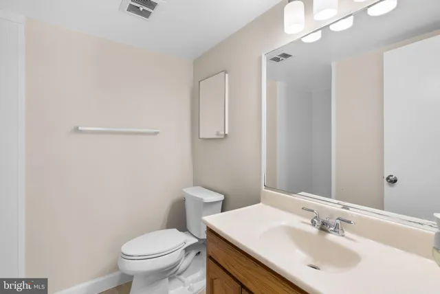 $225,000 | 19104 Mills Choice Road, Unit 3, Montgomery Village, MD 20886