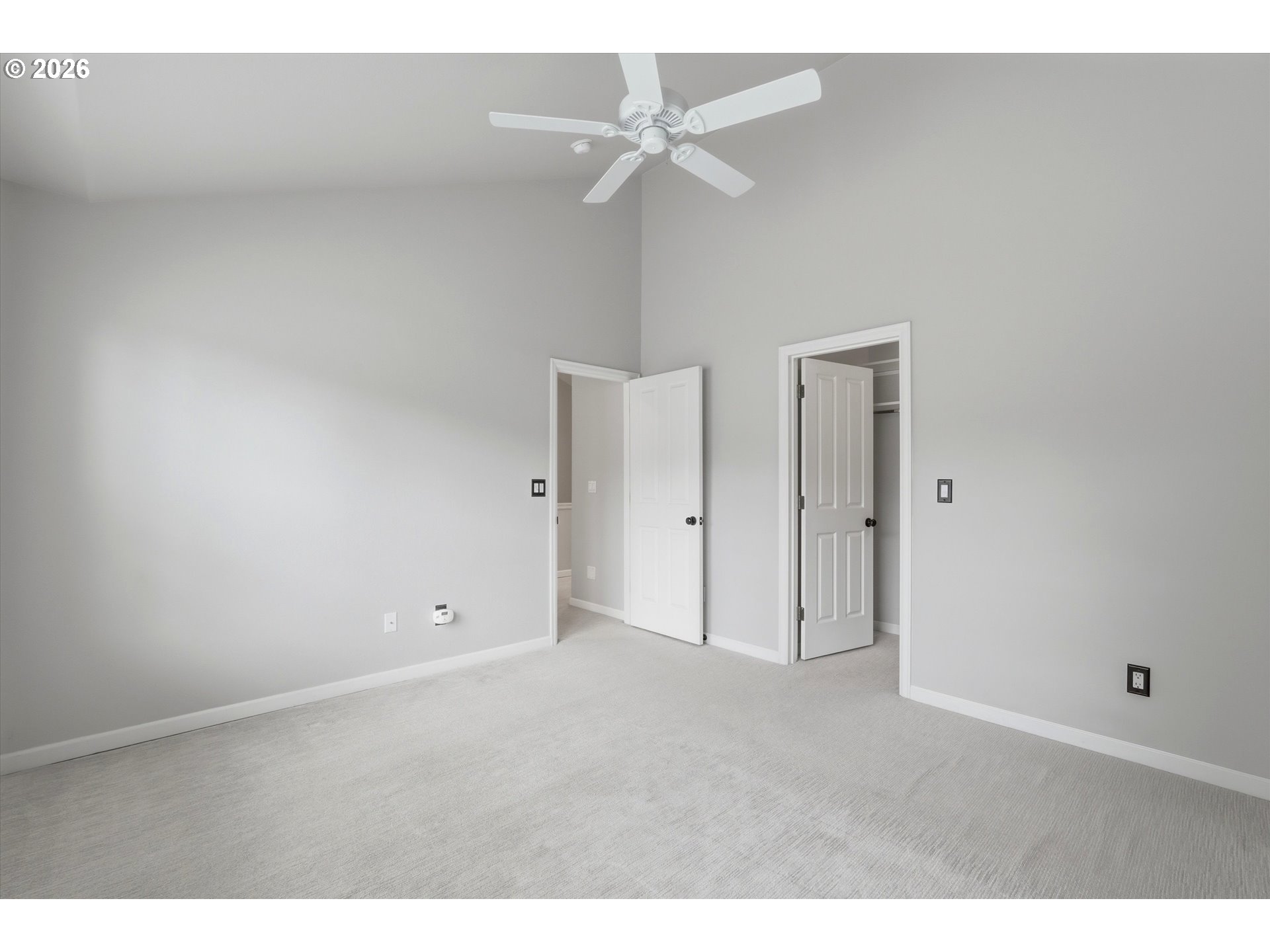 8 Summit Ridge Court Lake Oswego, OR 97035 - Photo 24 of 40 a view of an empty room