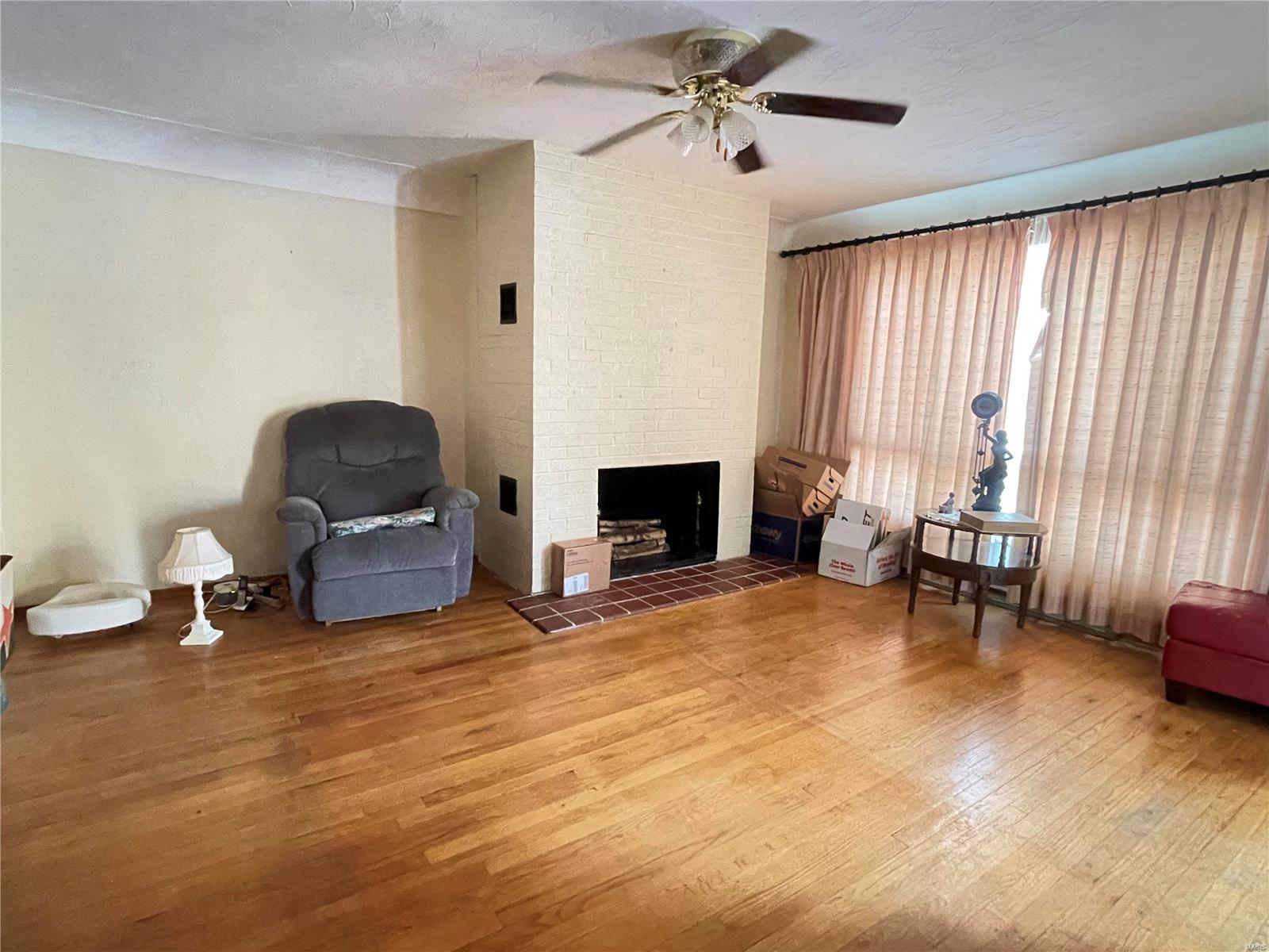 1063 Tonsor Road Alton, IL 62002 - Photo 2 of 6 Gallery Image 2