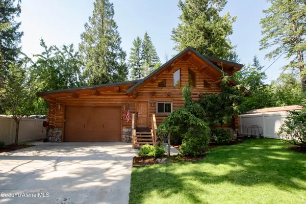 $575,000 | 28 Creekside Lane, Hope, ID 83836