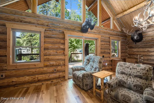 $575,000 | 28 Creekside Lane, Hope, ID 83836