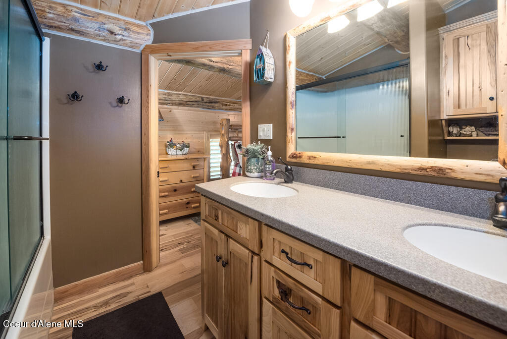 28 Creekside Lane Hope, ID 83836 - Photo 21 of 55 Master Bathroom