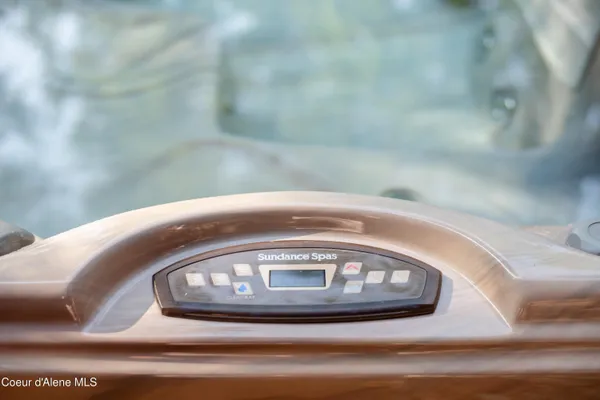 $575,000 | 28 Creekside Lane, Hope, ID 83836