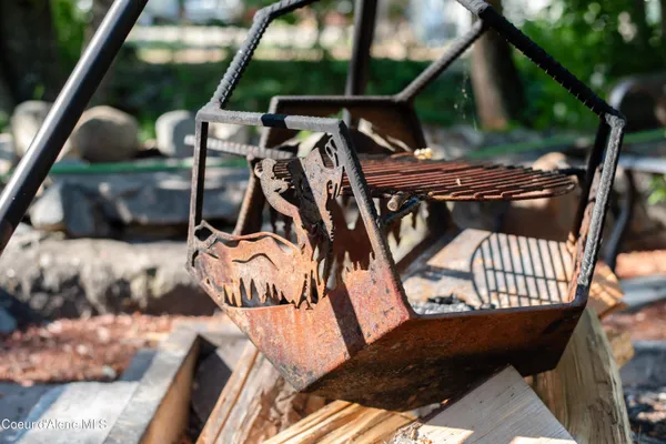 $575,000 | 28 Creekside Lane, Hope, ID 83836