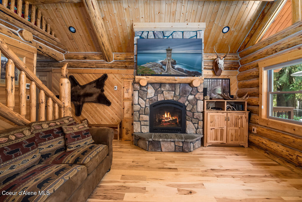28 Creekside Lane Hope, ID 83836 - Photo 10 of 55 Living Room