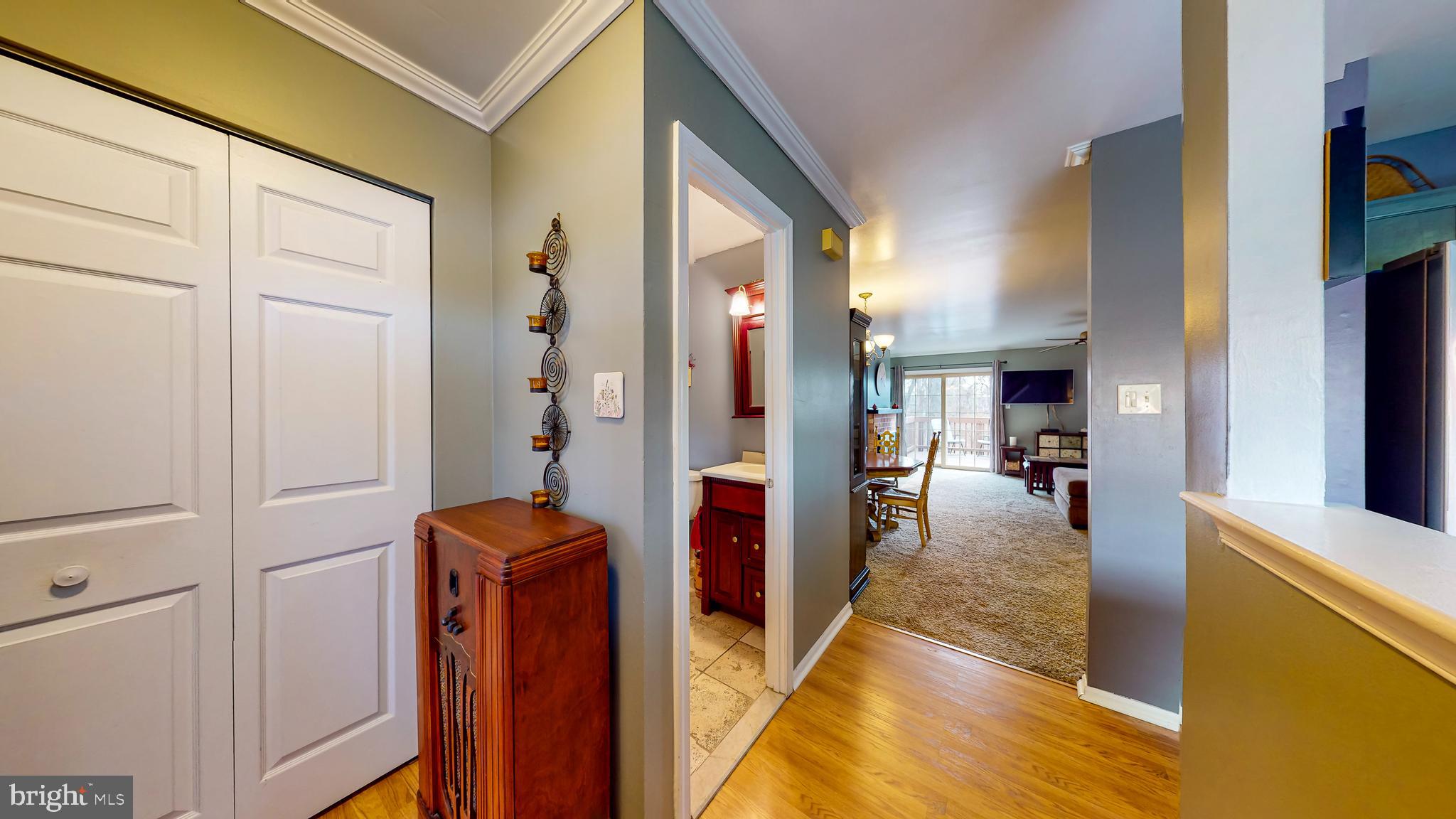 56 Ruth Road Brookhaven, PA 19015 - Photo 7 of 37 Entry Way