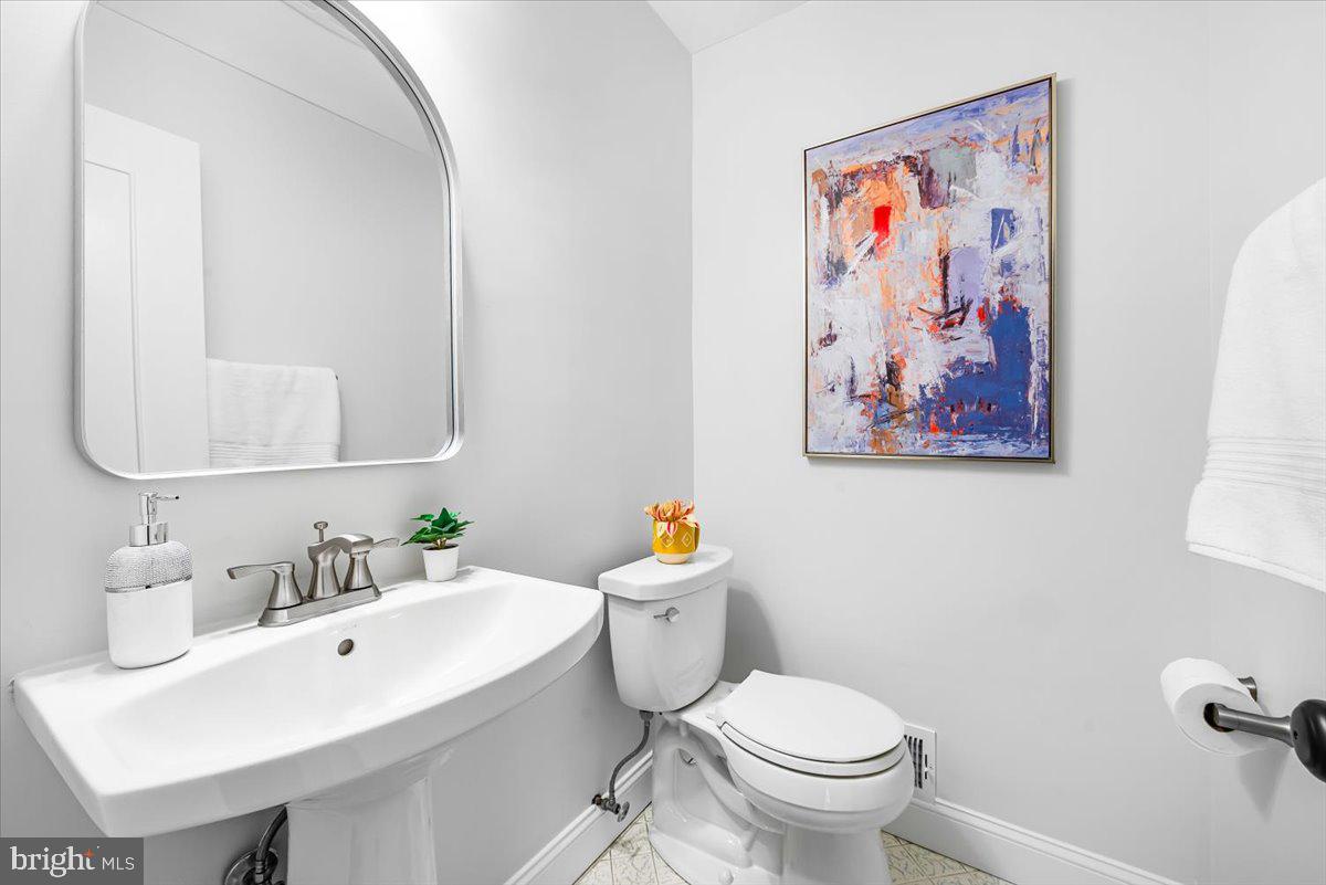 1318 Midwood Place Silver Spring, MD 20910 - Photo 24 of 39