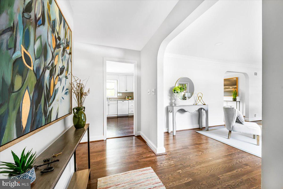 1318 Midwood Place Silver Spring, MD 20910 - Photo 3 of 39