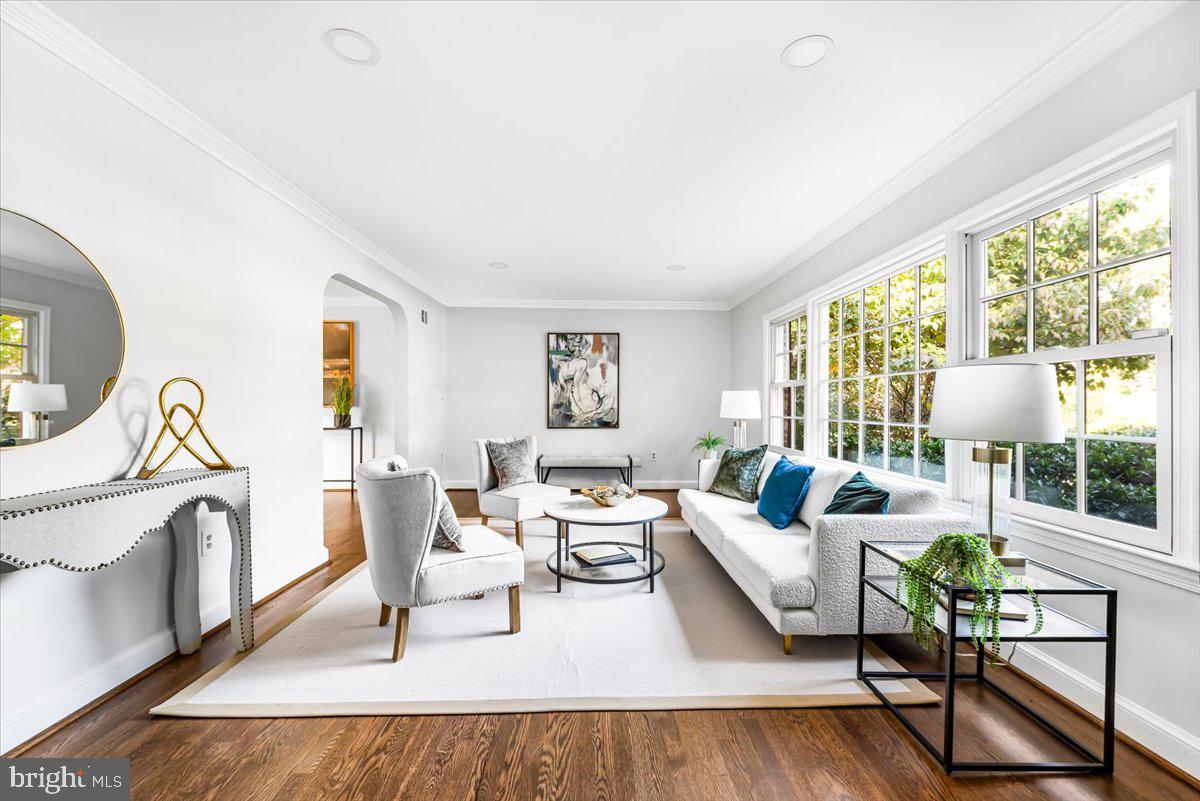 1318 Midwood Place Silver Spring, MD 20910 - Photo 4 of 39