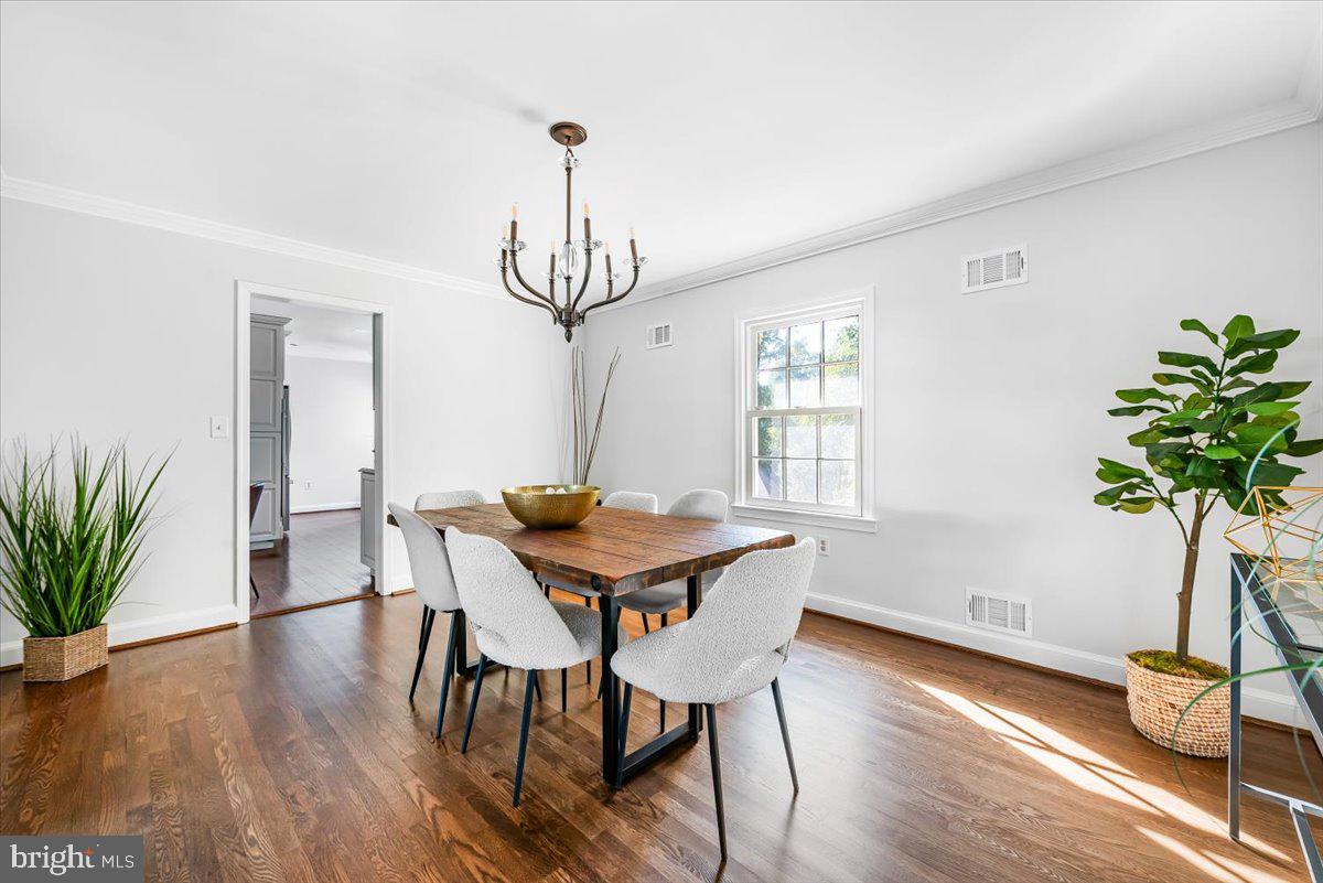 1318 Midwood Place Silver Spring, MD 20910 - Photo 7 of 39