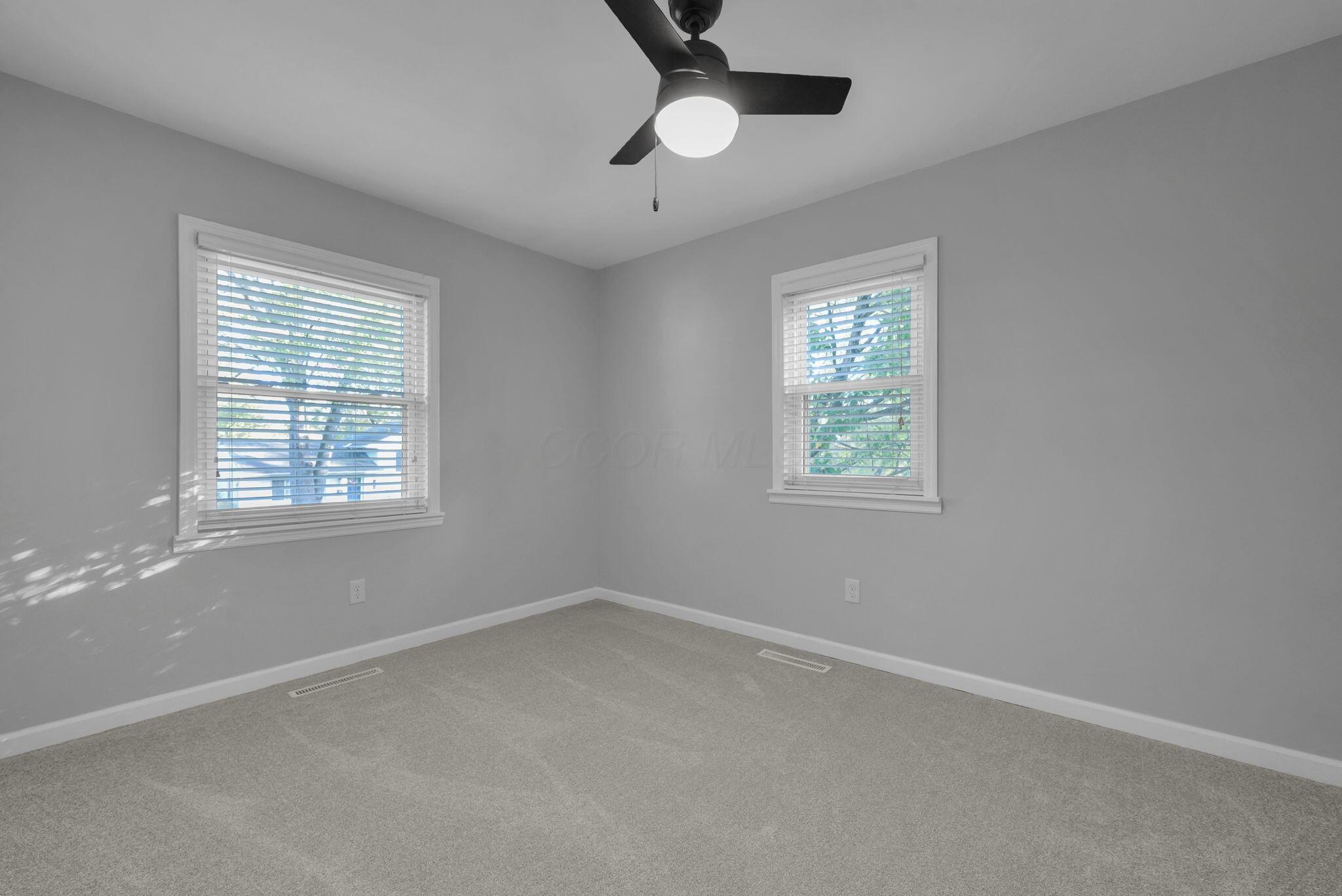905 Caniff Road Columbus, OH 43221 - Photo 15 of 33 Double Closet