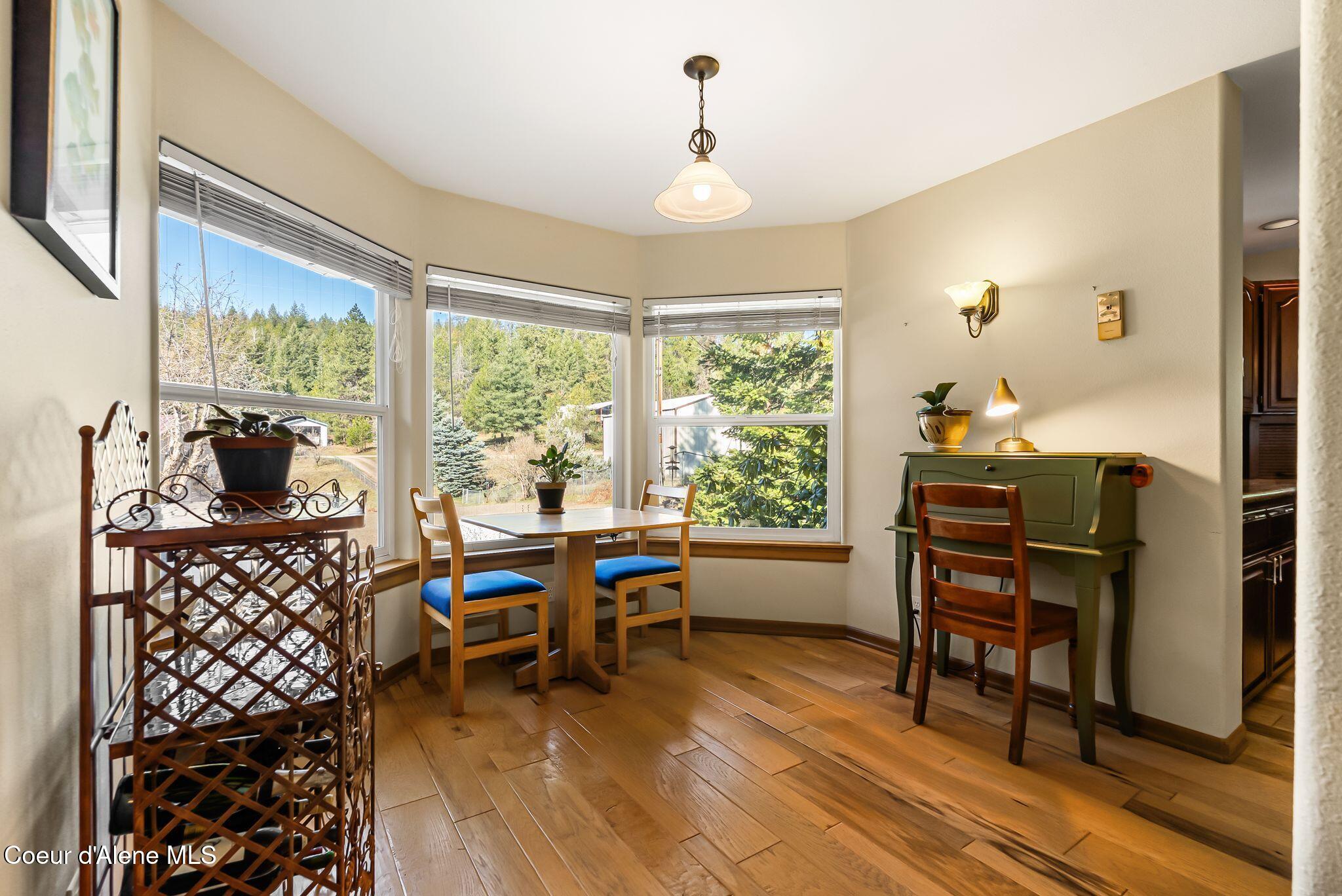 338 Steep Lane Cocolalla, ID 83813 - Photo 21 of 73 Kitchen eating area