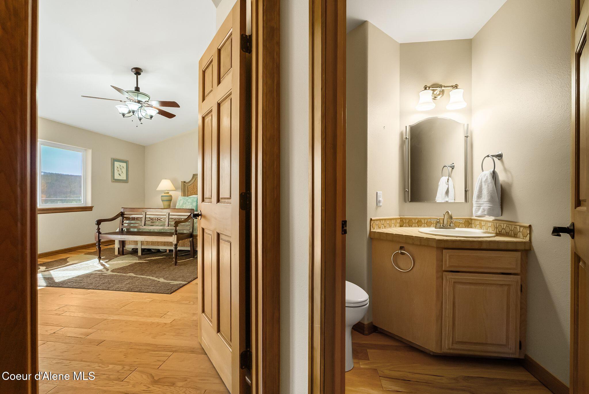 338 Steep Lane Cocolalla, ID 83813 - Photo 26 of 73 Half bathroom off the living area